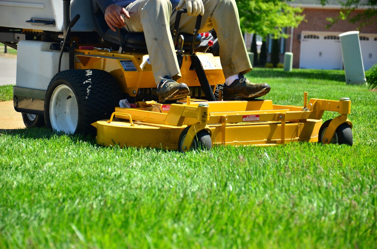 6 Tips to Maintain a Healthy Lawn in Indiana